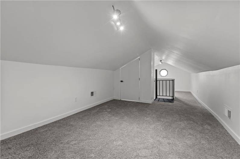 2513 Grove Rd, South Park, PA 15129, 5 Bedrooms Bedrooms, ,2 BathroomsBathrooms,Residential,For Sale,Grove Rd,1706462