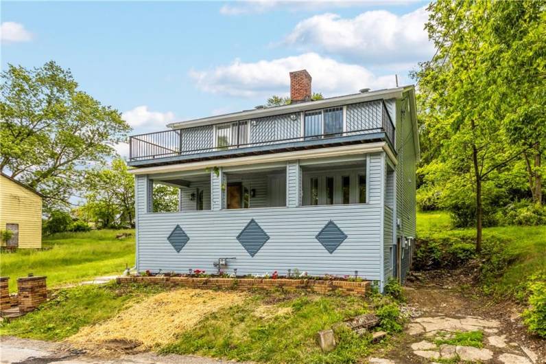 2513 Grove Rd, South Park, PA 15129, 5 Bedrooms Bedrooms, ,2 BathroomsBathrooms,Residential,For Sale,Grove Rd,1706462