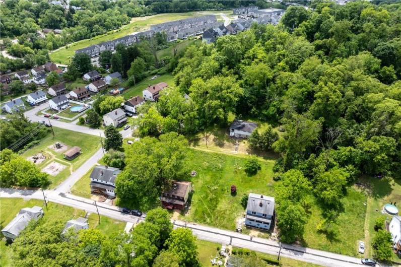 2513 Grove Rd, South Park, PA 15129, 5 Bedrooms Bedrooms, ,2 BathroomsBathrooms,Residential,For Sale,Grove Rd,1706462