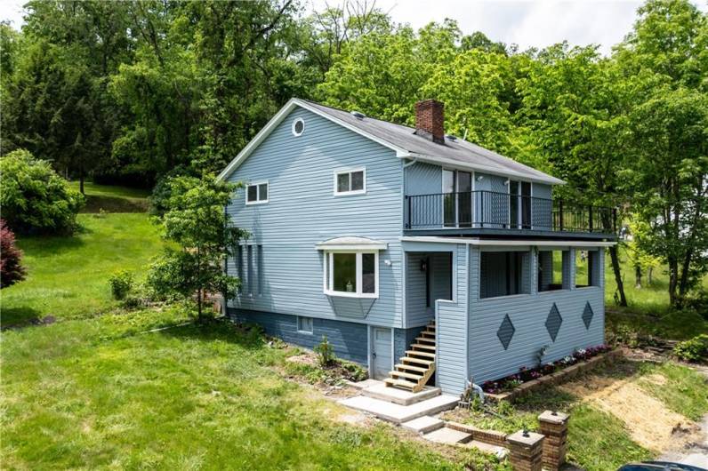 2513 Grove Rd, South Park, PA 15129, 5 Bedrooms Bedrooms, ,2 BathroomsBathrooms,Residential,For Sale,Grove Rd,1706462