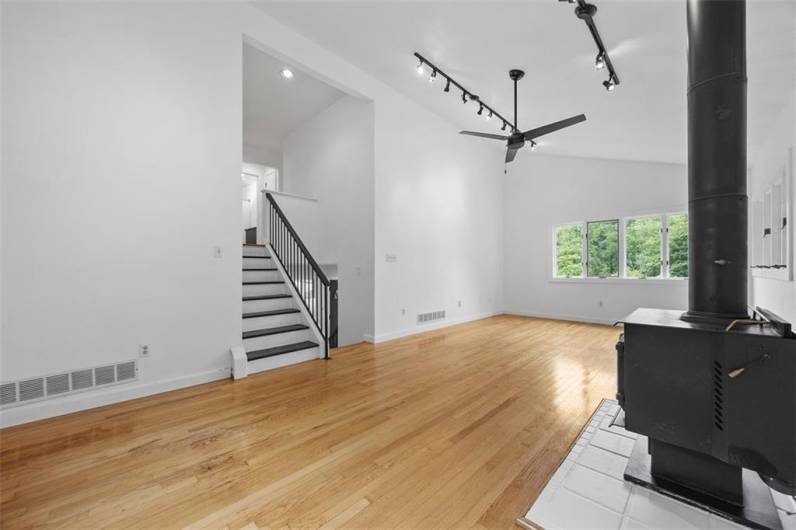 1251 Glencoe Ave, Pittsburgh, PA 15205, 3 Bedrooms Bedrooms, 10 Rooms Rooms,2.1 BathroomsBathrooms,Residential,For Sale,Glencoe Ave,0,1706538