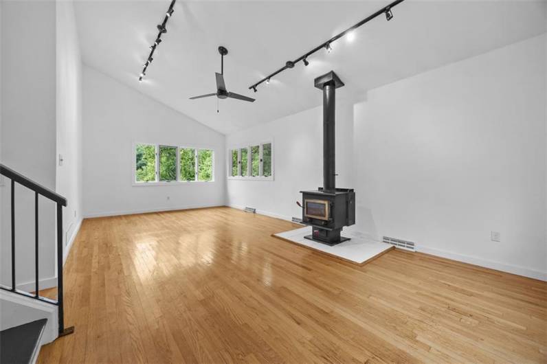 1251 Glencoe Ave, Pittsburgh, PA 15205, 3 Bedrooms Bedrooms, 10 Rooms Rooms,2.1 BathroomsBathrooms,Residential,For Sale,Glencoe Ave,0,1706538