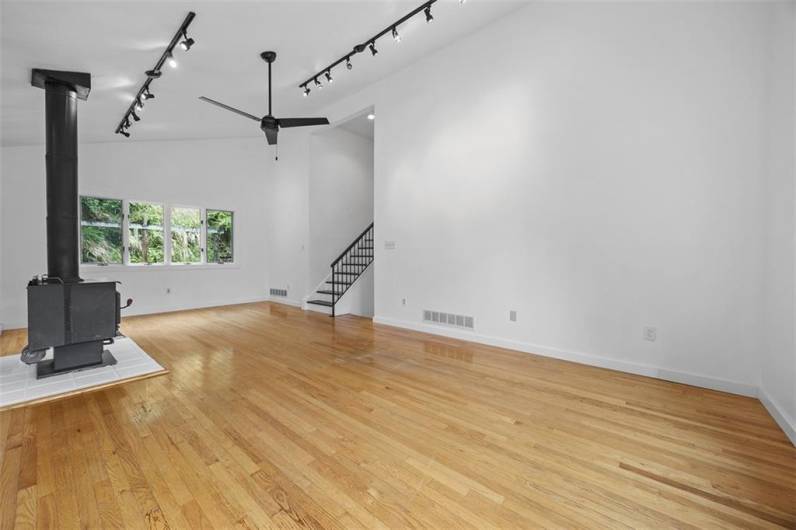 1251 Glencoe Ave, Pittsburgh, PA 15205, 3 Bedrooms Bedrooms, 10 Rooms Rooms,2.1 BathroomsBathrooms,Residential,For Sale,Glencoe Ave,0,1706538