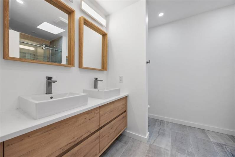 1251 Glencoe Ave, Pittsburgh, PA 15205, 3 Bedrooms Bedrooms, 10 Rooms Rooms,2.1 BathroomsBathrooms,Residential,For Sale,Glencoe Ave,0,1706538