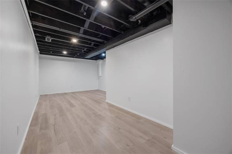 1251 Glencoe Ave, Pittsburgh, PA 15205, 3 Bedrooms Bedrooms, 10 Rooms Rooms,2.1 BathroomsBathrooms,Residential,For Sale,Glencoe Ave,0,1706538