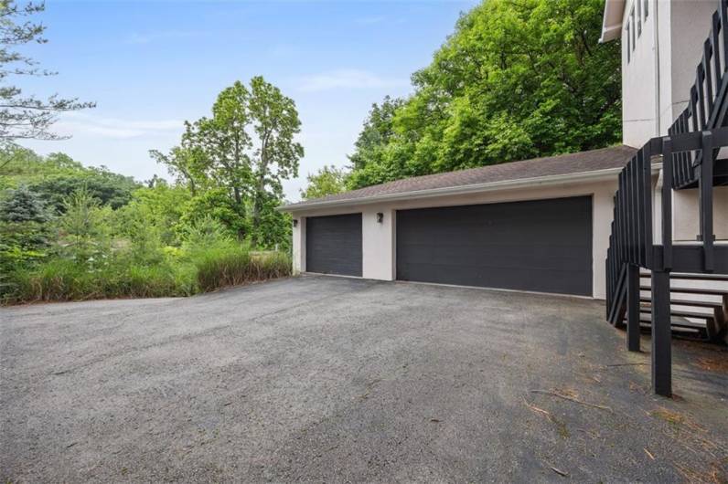 1251 Glencoe Ave, Pittsburgh, PA 15205, 3 Bedrooms Bedrooms, 10 Rooms Rooms,2.1 BathroomsBathrooms,Residential,For Sale,Glencoe Ave,0,1706538