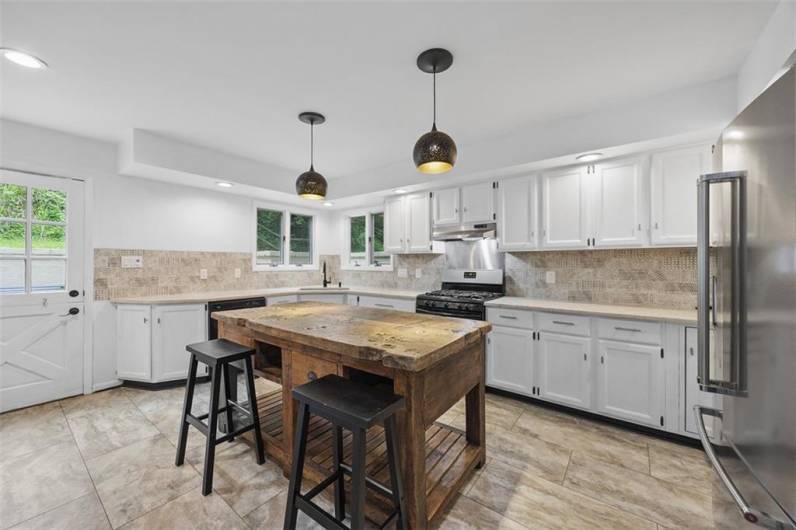 1251 Glencoe Ave, Pittsburgh, PA 15205, 3 Bedrooms Bedrooms, 10 Rooms Rooms,2.1 BathroomsBathrooms,Residential,For Sale,Glencoe Ave,0,1706538