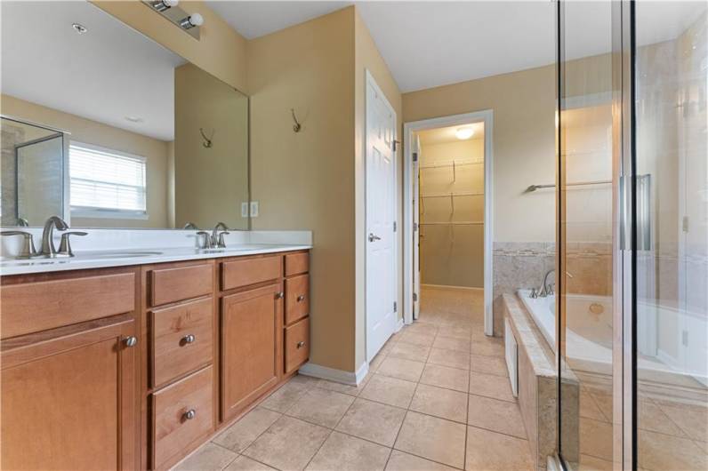 Dual vanity.