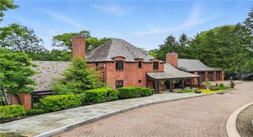 30 Club Rd, Carnegie, PA 15106, 4 Bedrooms Bedrooms, 11 Rooms Rooms,3.2 BathroomsBathrooms,Residential,For Sale,Club Rd,1706609