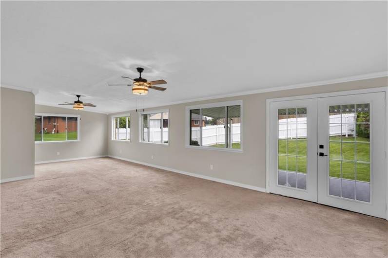 354 Ryan Dr, Pittsburgh, PA 15220, 3 Bedrooms Bedrooms, 10 Rooms Rooms,2 BathroomsBathrooms,Residential,For Sale,Ryan Dr,0,1706616