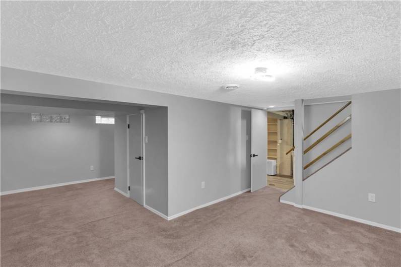 354 Ryan Dr, Pittsburgh, PA 15220, 3 Bedrooms Bedrooms, 10 Rooms Rooms,2 BathroomsBathrooms,Residential,For Sale,Ryan Dr,0,1706616