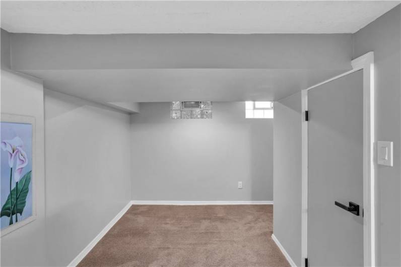 354 Ryan Dr, Pittsburgh, PA 15220, 3 Bedrooms Bedrooms, 10 Rooms Rooms,2 BathroomsBathrooms,Residential,For Sale,Ryan Dr,0,1706616