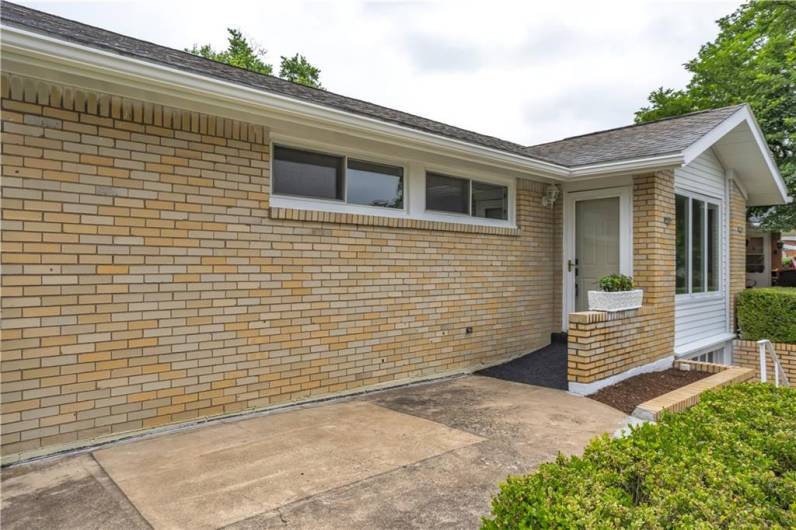 354 Ryan Dr, Pittsburgh, PA 15220, 3 Bedrooms Bedrooms, 10 Rooms Rooms,2 BathroomsBathrooms,Residential,For Sale,Ryan Dr,0,1706616