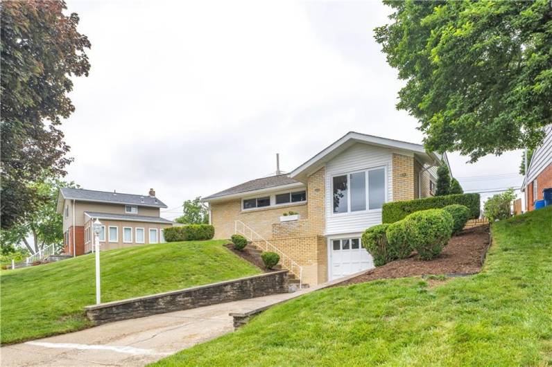 354 Ryan Dr, Pittsburgh, PA 15220, 3 Bedrooms Bedrooms, 10 Rooms Rooms,2 BathroomsBathrooms,Residential,For Sale,Ryan Dr,0,1706616