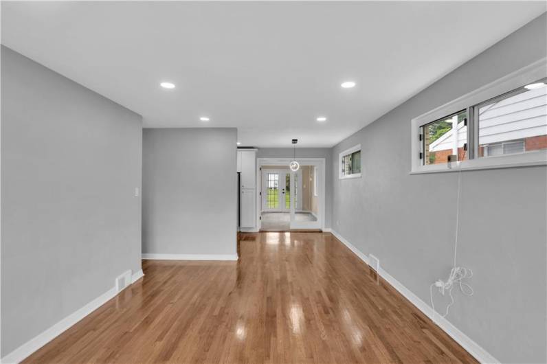 354 Ryan Dr, Pittsburgh, PA 15220, 3 Bedrooms Bedrooms, 10 Rooms Rooms,2 BathroomsBathrooms,Residential,For Sale,Ryan Dr,0,1706616