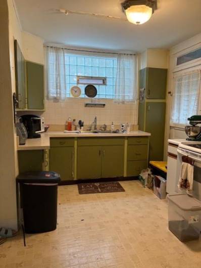 603 Whitney, Pittsburgh, PA 15221, 3 Bedrooms Bedrooms, 6 Rooms Rooms,1 BathroomBathrooms,Residential,For Sale,Whitney,0,1706618
