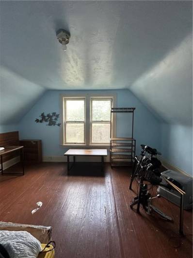 566 4th St, Butler, PA 16001, 5 Bedrooms Bedrooms, 11 Rooms Rooms,2 BathroomsBathrooms,Residential,For Sale,4th St,1706626