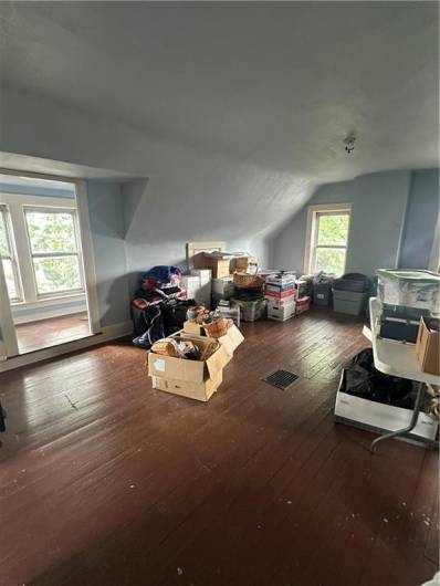 566 4th St, Butler, PA 16001, 5 Bedrooms Bedrooms, 11 Rooms Rooms,2 BathroomsBathrooms,Residential,For Sale,4th St,1706626