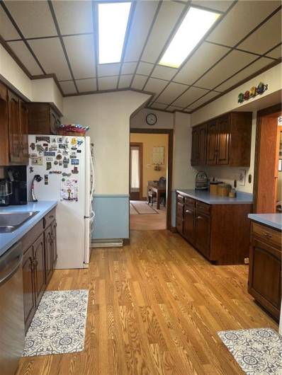 566 4th St, Butler, PA 16001, 5 Bedrooms Bedrooms, 11 Rooms Rooms,2 BathroomsBathrooms,Residential,For Sale,4th St,1706626