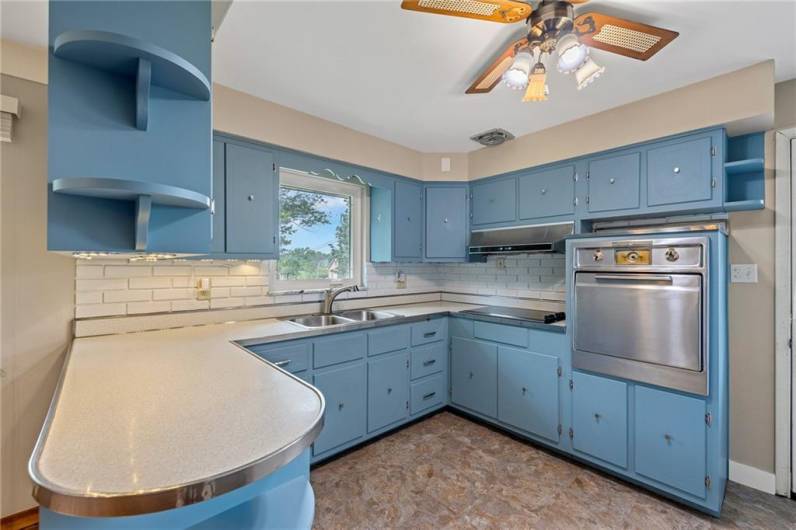 640 Susan Dr, Irwin, PA 15642, 3 Bedrooms Bedrooms, 6 Rooms Rooms,1 BathroomBathrooms,Residential,For Sale,Susan Dr,1706628