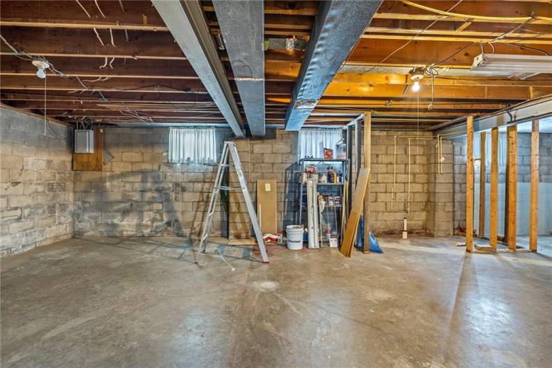 640 Susan Dr, Irwin, PA 15642, 3 Bedrooms Bedrooms, 6 Rooms Rooms,1 BathroomBathrooms,Residential,For Sale,Susan Dr,1706628