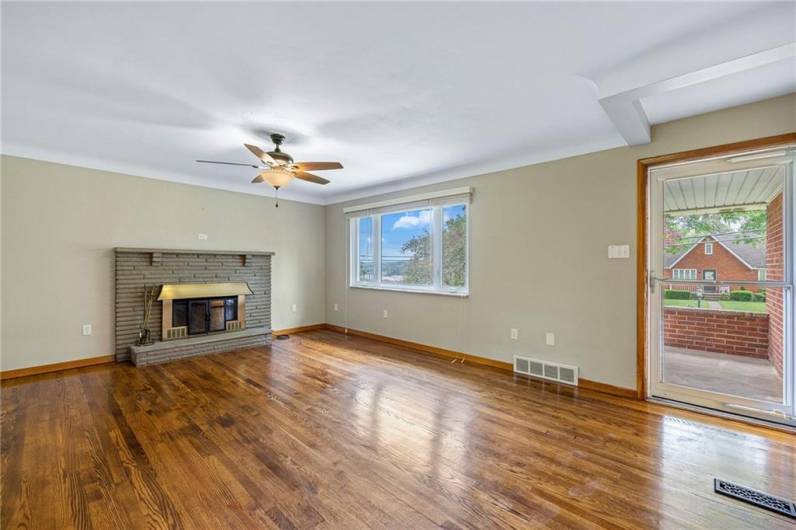 640 Susan Dr, Irwin, PA 15642, 3 Bedrooms Bedrooms, 6 Rooms Rooms,1 BathroomBathrooms,Residential,For Sale,Susan Dr,1706628
