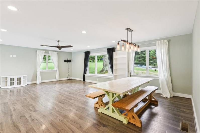 3442 Mercer Rd, New Castle, PA 16105, 3 Bedrooms Bedrooms, 10 Rooms Rooms,2 BathroomsBathrooms,Residential,For Sale,Mercer Rd,1706633