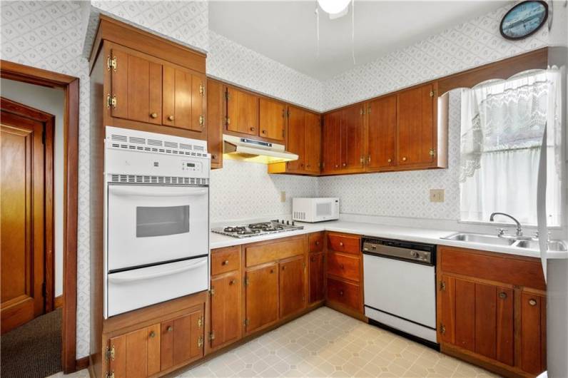 1223 Ingham Street, Pittsburgh, PA 15212, 6 Bedrooms Bedrooms, ,1.1 BathroomsBathrooms,Residential,For Sale,Ingham Street,1706639