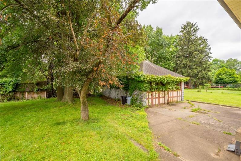 1223 Ingham Street, Pittsburgh, PA 15212, 6 Bedrooms Bedrooms, ,1.1 BathroomsBathrooms,Residential,For Sale,Ingham Street,1706639