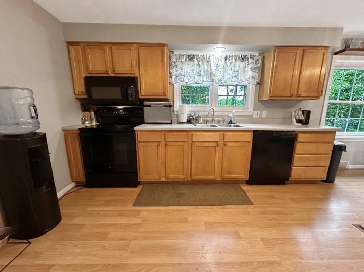 217 Shady Ave, Houston, PA 15342, 3 Bedrooms Bedrooms, 6 Rooms Rooms,1 BathroomBathrooms,Residential,For Sale,Shady Ave,0,1706641