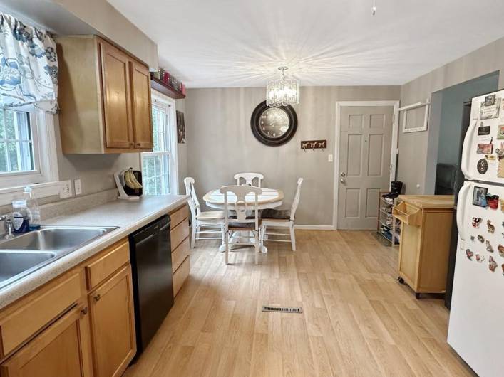 217 Shady Ave, Houston, PA 15342, 3 Bedrooms Bedrooms, 6 Rooms Rooms,1 BathroomBathrooms,Residential,For Sale,Shady Ave,0,1706641