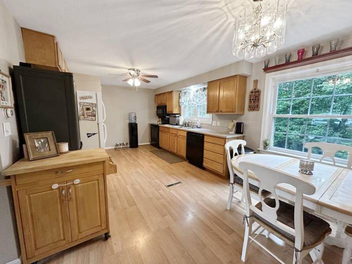 217 Shady Ave, Houston, PA 15342, 3 Bedrooms Bedrooms, 6 Rooms Rooms,1 BathroomBathrooms,Residential,For Sale,Shady Ave,0,1706641
