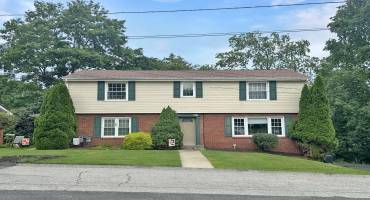 217 Shady Ave, Houston, PA 15342, 3 Bedrooms Bedrooms, 6 Rooms Rooms,1 BathroomBathrooms,Residential,For Sale,Shady Ave,0,1706641