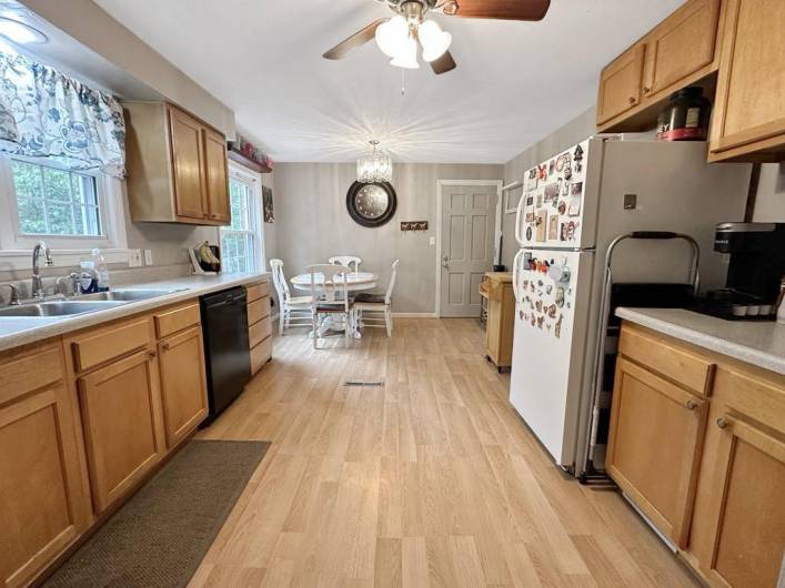 217 Shady Ave, Houston, PA 15342, 3 Bedrooms Bedrooms, 6 Rooms Rooms,1 BathroomBathrooms,Residential,For Sale,Shady Ave,0,1706641