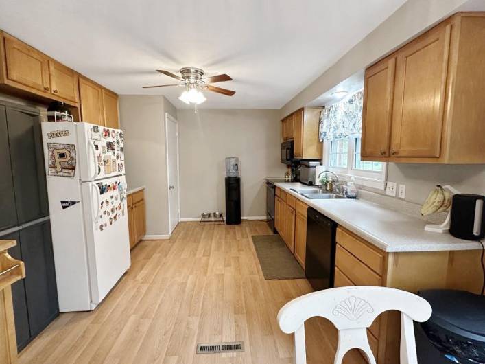 217 Shady Ave, Houston, PA 15342, 3 Bedrooms Bedrooms, 6 Rooms Rooms,1 BathroomBathrooms,Residential,For Sale,Shady Ave,0,1706641