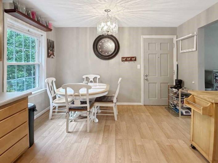 217 Shady Ave, Houston, PA 15342, 3 Bedrooms Bedrooms, 6 Rooms Rooms,1 BathroomBathrooms,Residential,For Sale,Shady Ave,0,1706641