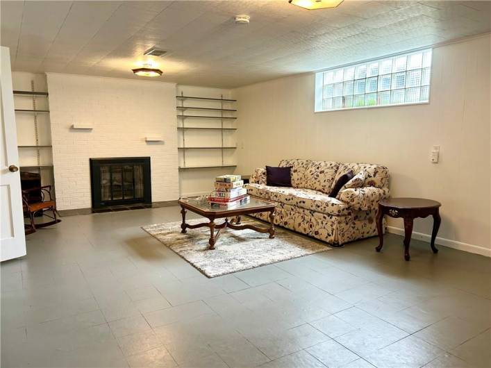 622 Fuhrman Lane, Freeport, PA 16229, 3 Bedrooms Bedrooms, ,2 BathroomsBathrooms,Residential,For Sale,Fuhrman Lane,1706665