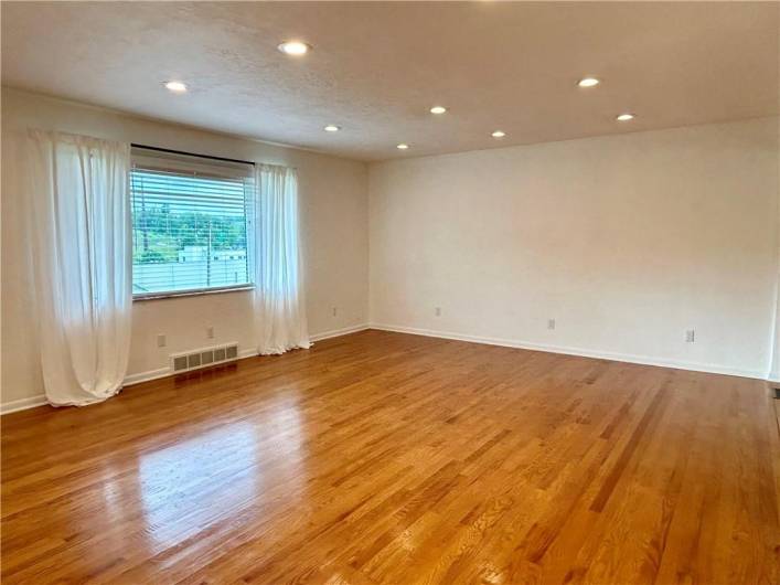 622 Fuhrman Lane, Freeport, PA 16229, 3 Bedrooms Bedrooms, ,2 BathroomsBathrooms,Residential,For Sale,Fuhrman Lane,1706665