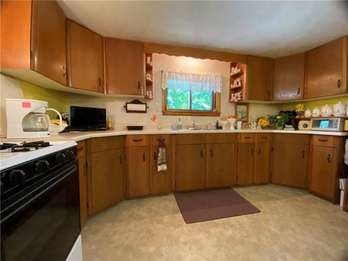 371 Leech Road, Greenville, PA 16125, 3 Bedrooms Bedrooms, 9 Rooms Rooms,2 BathroomsBathrooms,Residential,For Sale,Leech Road,1706766
