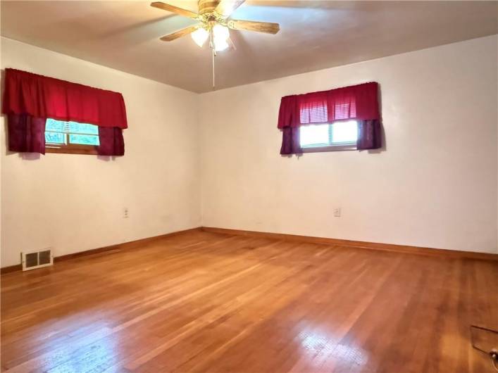 HARDWOOD FLOORS IN BEDROOMS