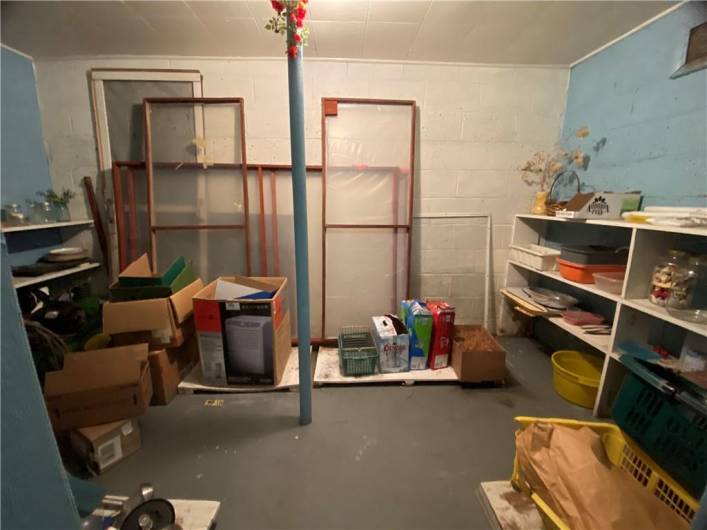 STORAGE BASEMENT