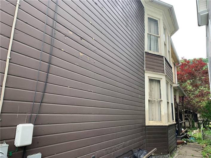 617 Maple Ave, Johnstown, PA 15901, 6 Bedrooms Bedrooms, 8 Rooms Rooms,1 BathroomBathrooms,Residential,For Sale,Maple Ave,0,1706781