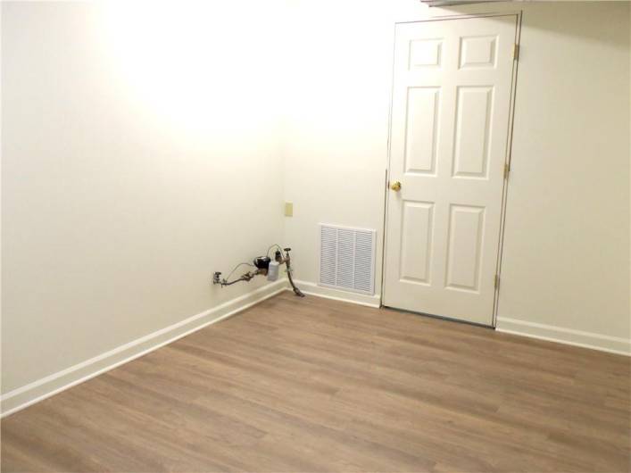 457 Cherryhill Drive, Bridgeville, PA 15017, 3 Bedrooms Bedrooms, 7 Rooms Rooms,1.1 BathroomsBathrooms,Residential,For Sale,Cherryhill Drive,0,1701239