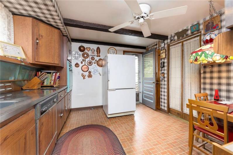 3178 Woodridge Dr, Pittsburgh, PA 15227, 2 Bedrooms Bedrooms, ,2 BathroomsBathrooms,Residential,For Sale,Woodridge Dr,1706523