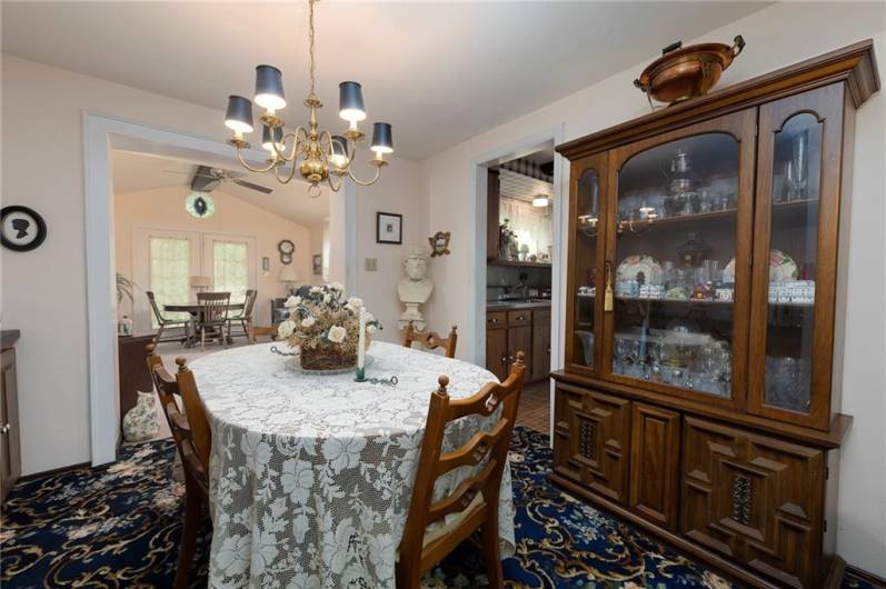 3178 Woodridge Dr, Pittsburgh, PA 15227, 2 Bedrooms Bedrooms, ,2 BathroomsBathrooms,Residential,For Sale,Woodridge Dr,1706523
