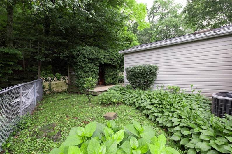 3178 Woodridge Dr, Pittsburgh, PA 15227, 2 Bedrooms Bedrooms, ,2 BathroomsBathrooms,Residential,For Sale,Woodridge Dr,1706523