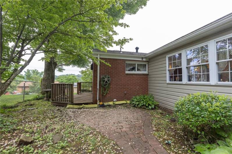 3178 Woodridge Dr, Pittsburgh, PA 15227, 2 Bedrooms Bedrooms, ,2 BathroomsBathrooms,Residential,For Sale,Woodridge Dr,1706523