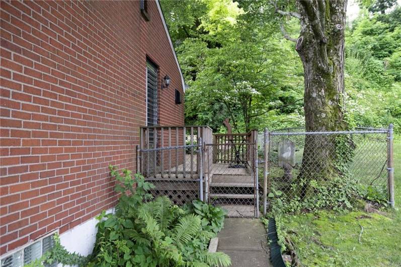 3178 Woodridge Dr, Pittsburgh, PA 15227, 2 Bedrooms Bedrooms, ,2 BathroomsBathrooms,Residential,For Sale,Woodridge Dr,1706523