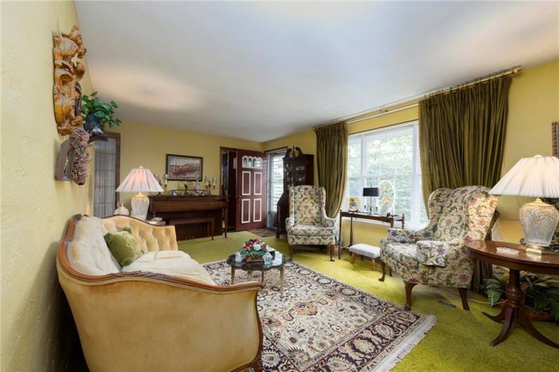 3178 Woodridge Dr, Pittsburgh, PA 15227, 2 Bedrooms Bedrooms, ,2 BathroomsBathrooms,Residential,For Sale,Woodridge Dr,1706523