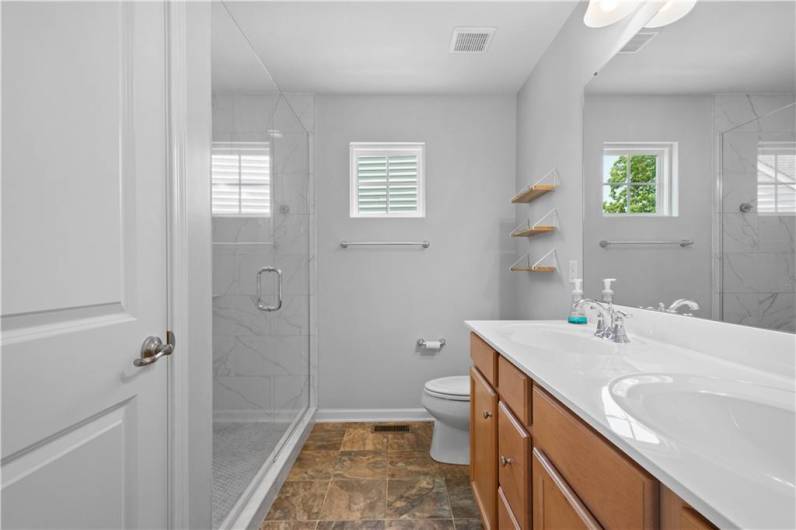 265 Sunrise Drive, Carnegie, PA 15106, 4 Bedrooms Bedrooms, 8 Rooms Rooms,3.1 BathroomsBathrooms,Residential,For Sale,Sunrise Drive,1706537